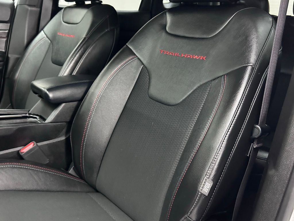 Used 2023 Jeep Compass Trailhawk image 16