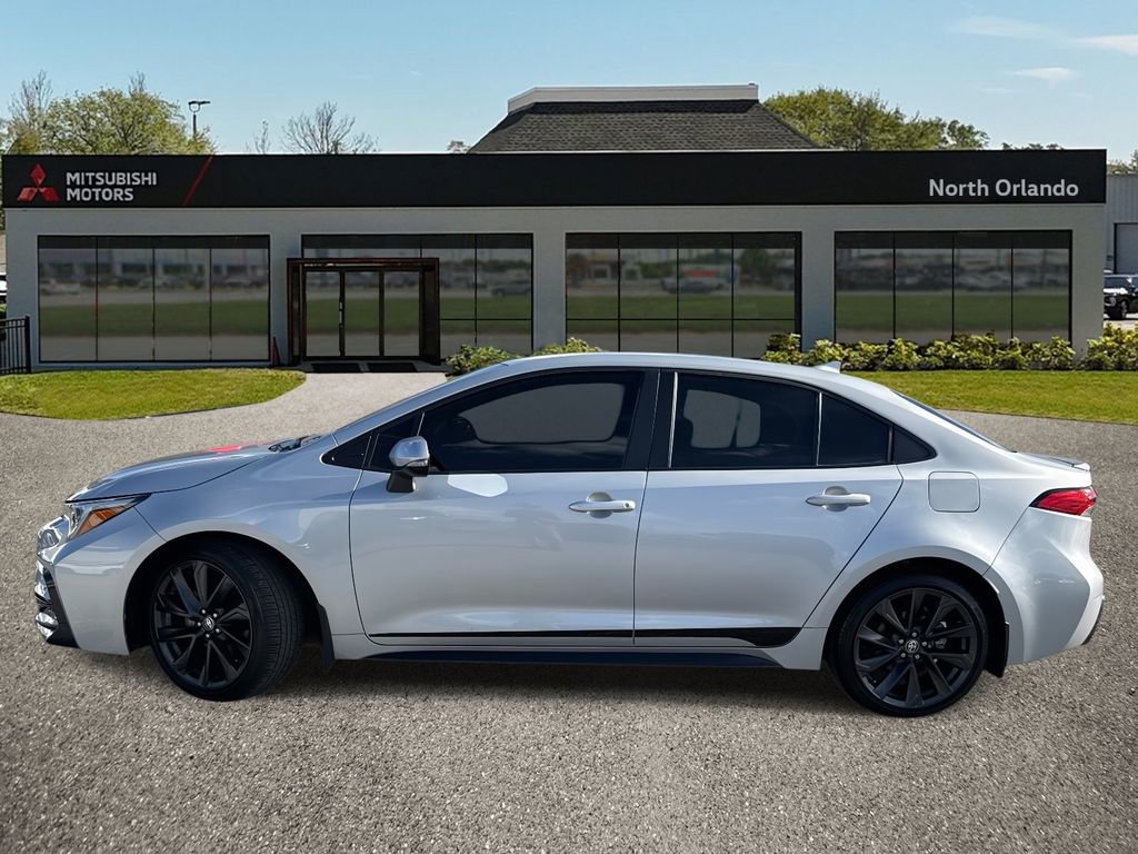 Used 2024 Toyota Corolla SE FWD image 2