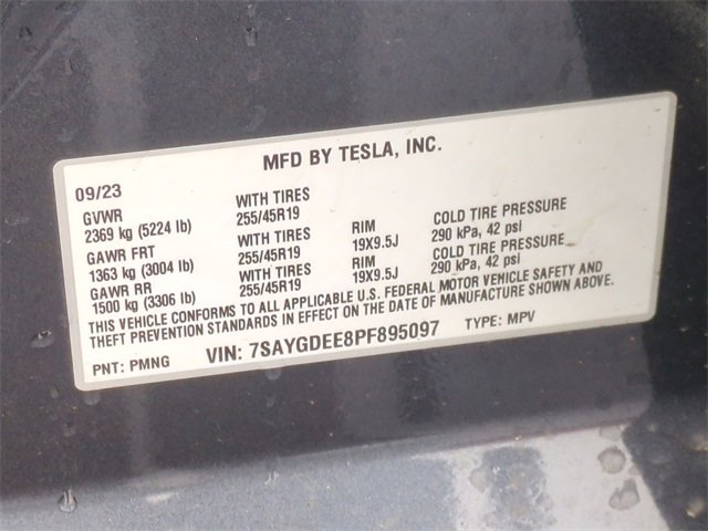 Used 2023 Tesla Model Y Long Range image 38