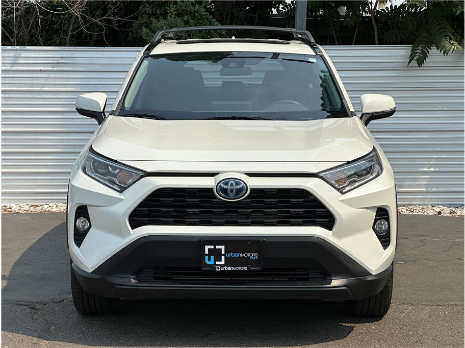 Used 2021 Toyota RAV4 XLE Premium AWD/4WD image 7