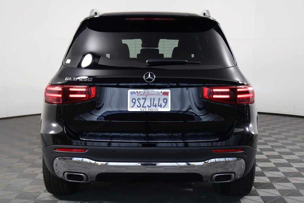 Certified 2025 Mercedes-Benz GLB 250 image 5