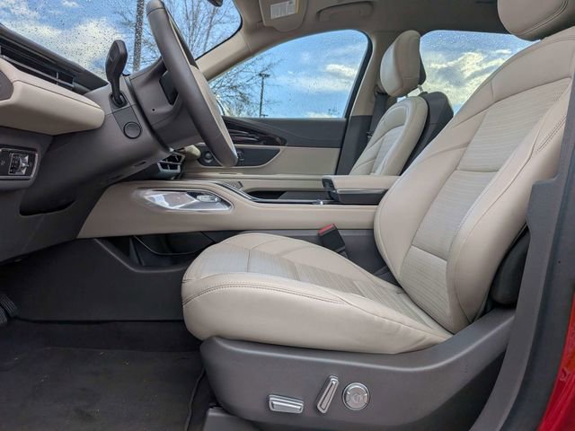 Used 2025 Lincoln Nautilus Reserve image 19