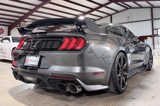 Used 2020 Ford Mustang Shelby GT500 w/ Carbon Fiber Track Pack RWD image 3