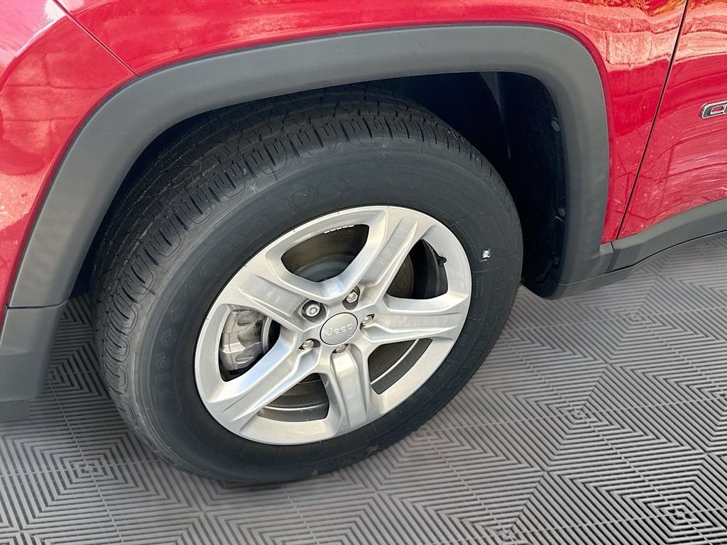 New 2023 Jeep Compass Latitude AWD/4WD image 32