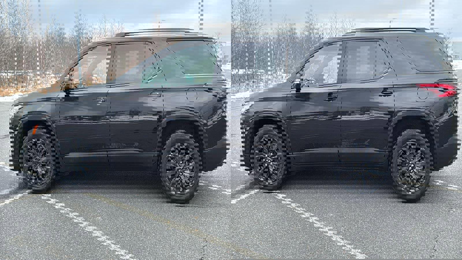 Used 2023 Chevrolet Traverse RS w/ LPO, Cargo Package image 11