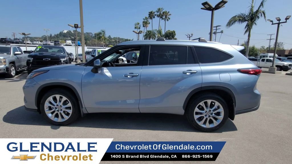 Used 2023 Toyota Highlander Limited image 5