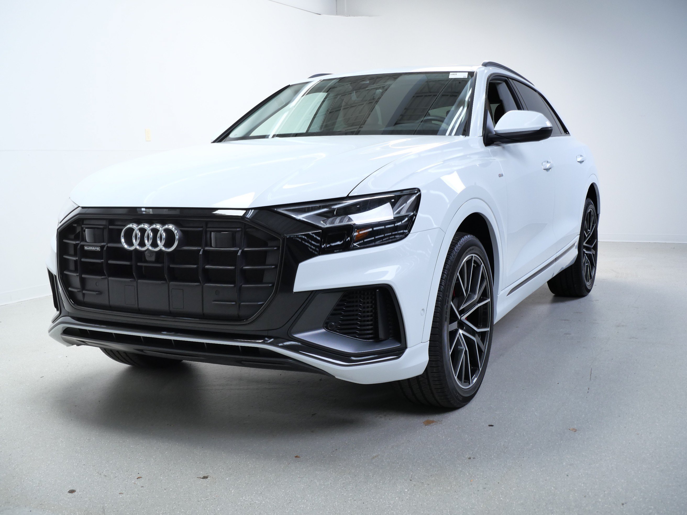 Used 2023 Audi Q8 Premium Plus w/ Premium Plus Package AWD/4WD image 12
