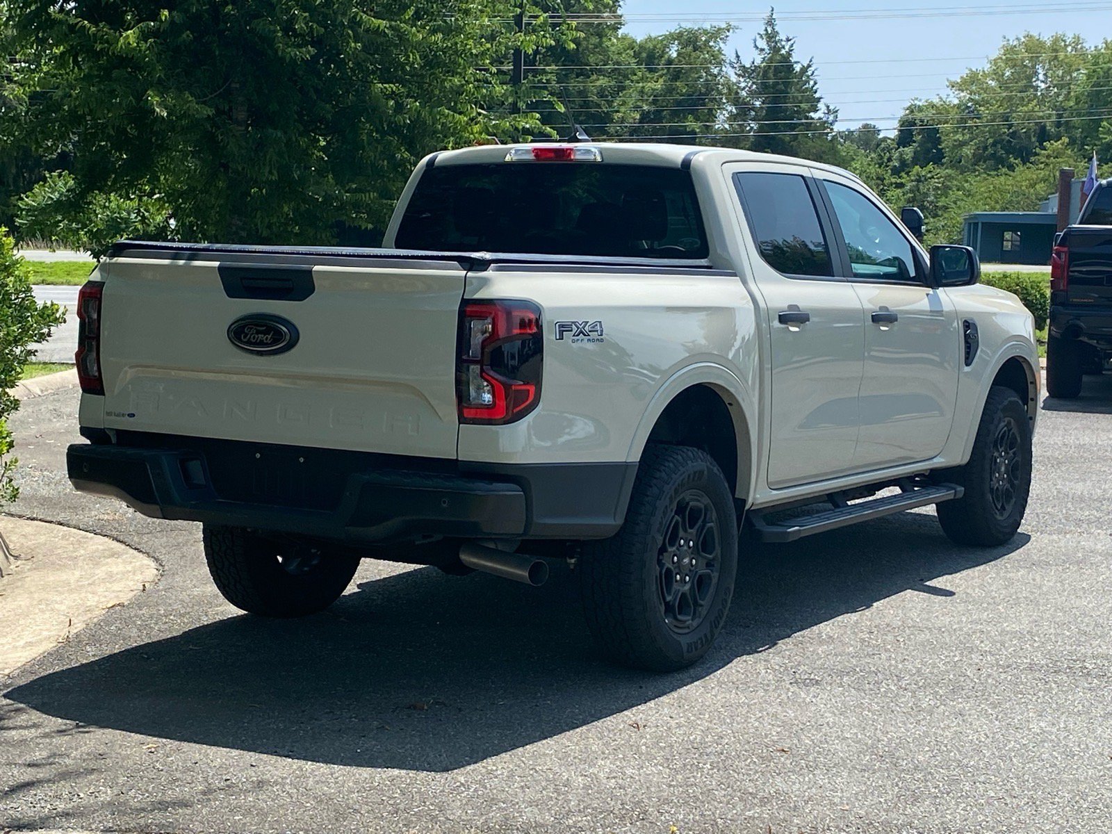 Certified 2025 Ford Ranger XLT w/ FX4 Off-Road Package AWD/4WD image 4