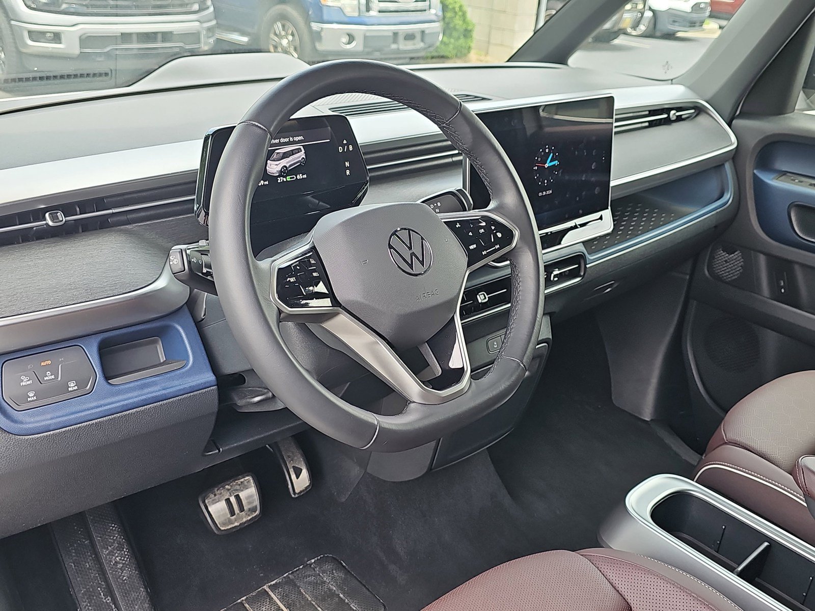 Used 2025 Volkswagen ID. Buzz Pro S RWD image 17