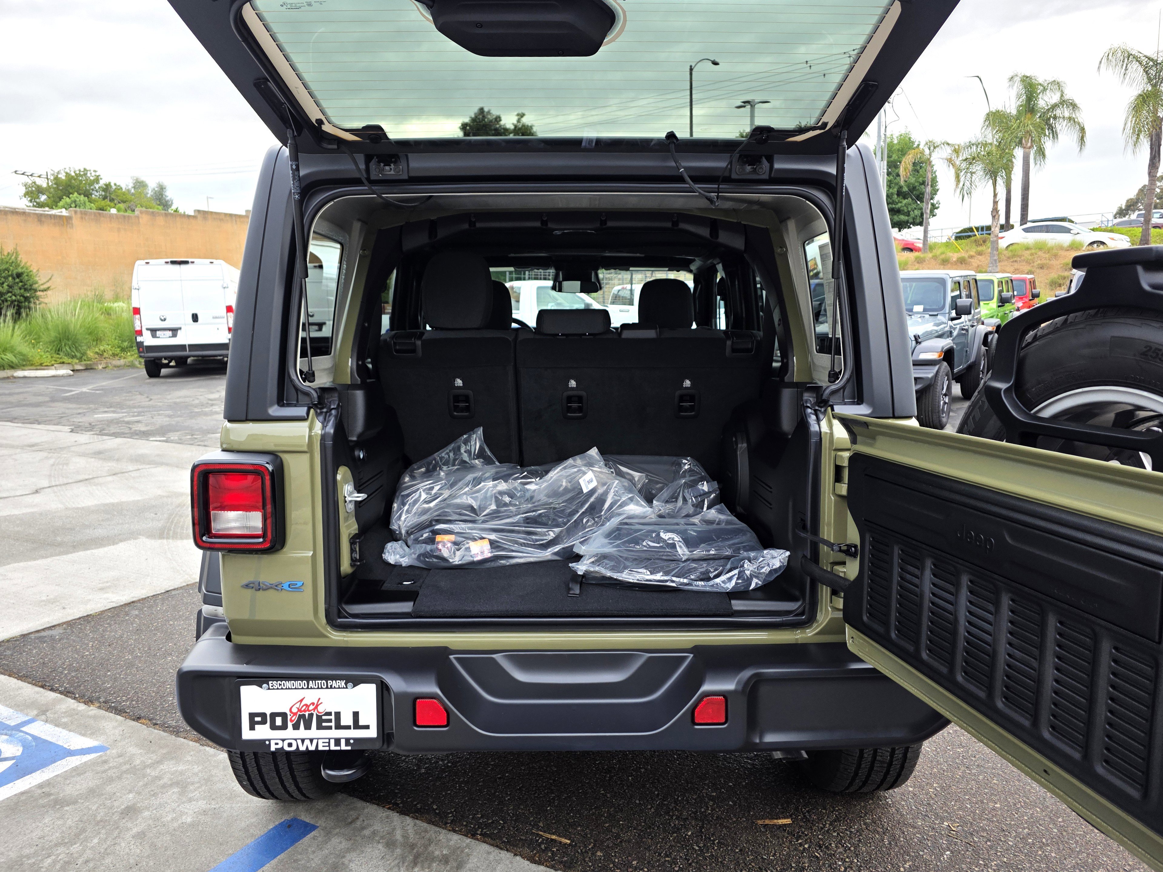 New 2025 Jeep Wrangler Sport S w/ Convenience Group image 18