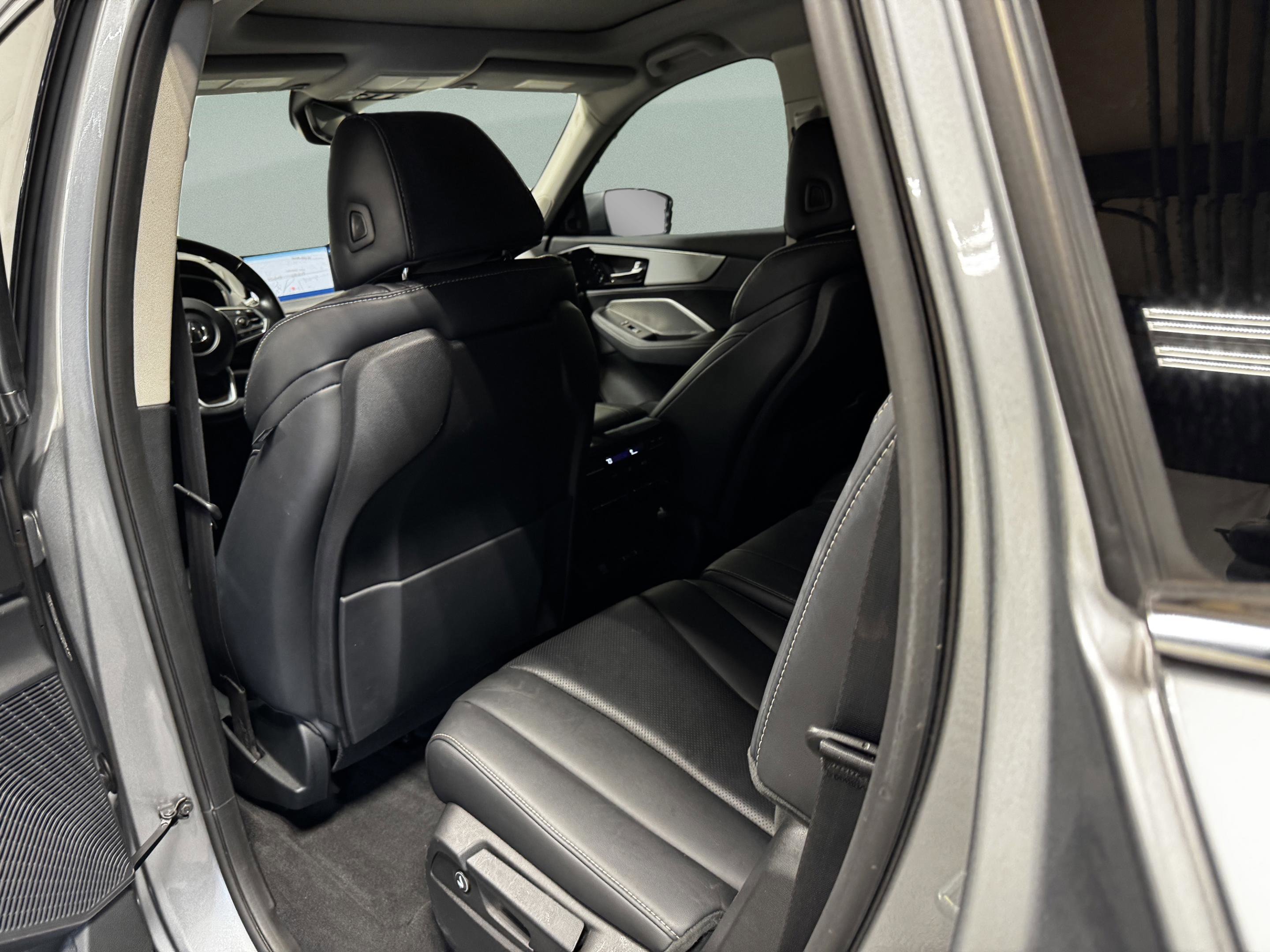 Certified 2023 Acura MDX FWD w/ Technology Package image 11