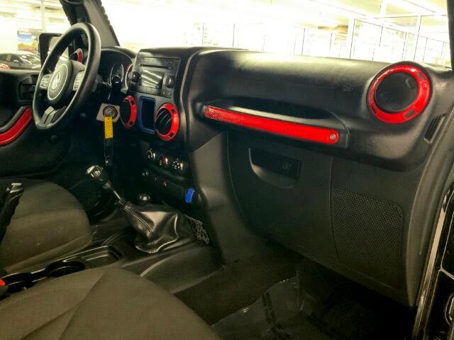 Used 2015 Jeep Wrangler Unlimited Sport image 12