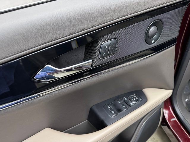 Used 2022 Lincoln Nautilus Reserve w/ Luxury Package image 11