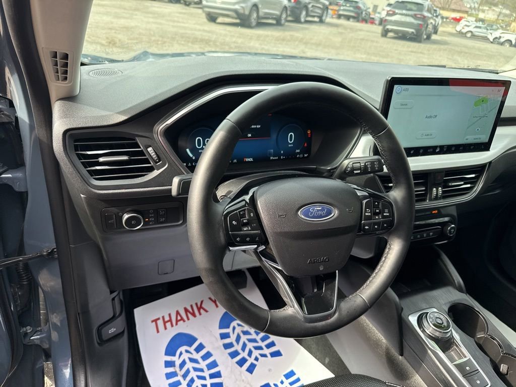 Used 2025 Ford Escape Platinum AWD/4WD image 14