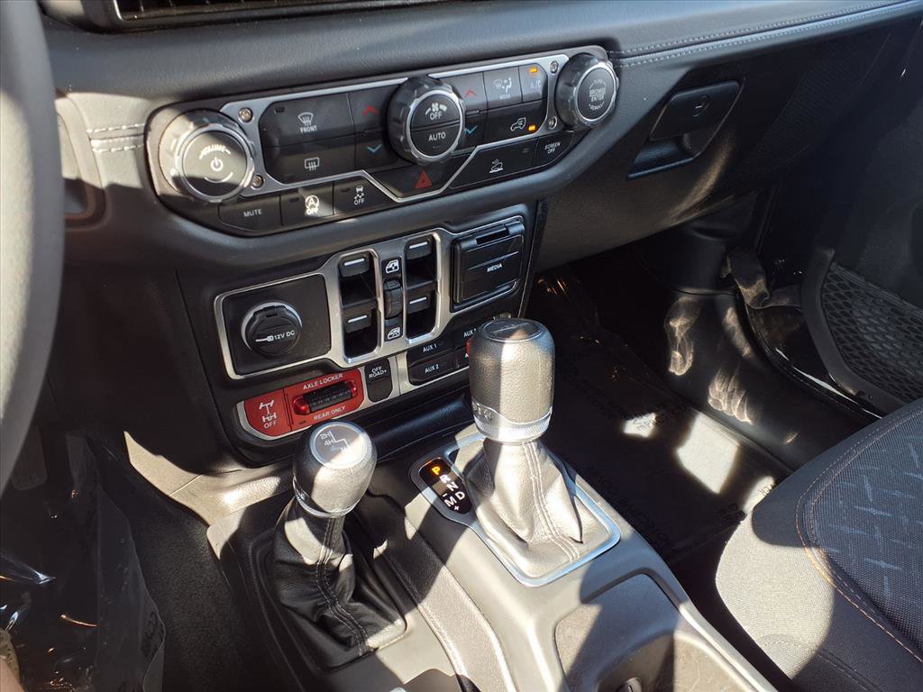 Used 2026 Jeep Gladiator Mojave AWD/4WD image 9