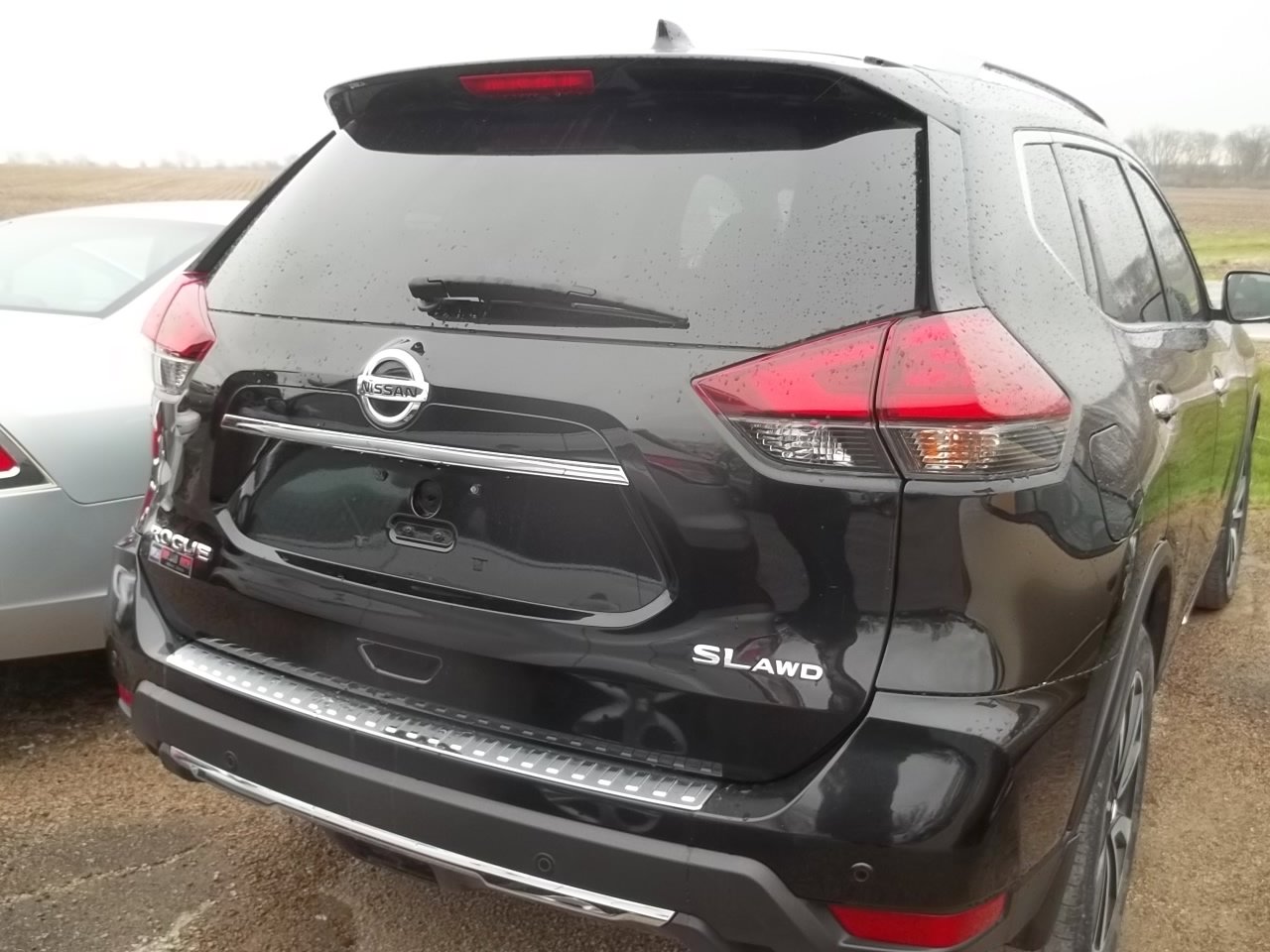 Used 2019 Nissan Rogue SL w/ Premium Package image 4