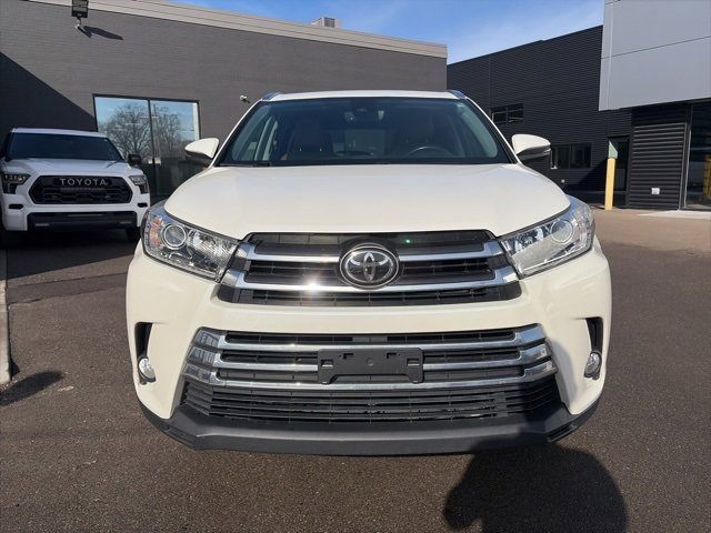 Used 2017 Toyota Highlander Limited w/ Protection Package #3 image 5