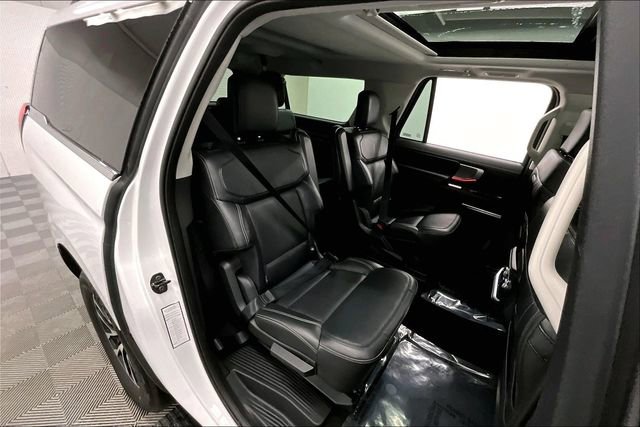 Used 2025 Ford Expedition Max Platinum image 26