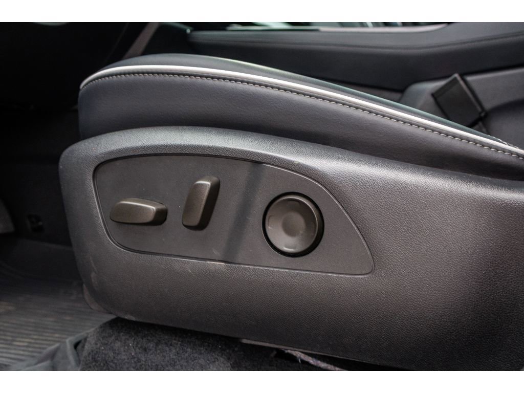 Used 2025 Buick Enclave Sport Touring w/ Power Package image 18