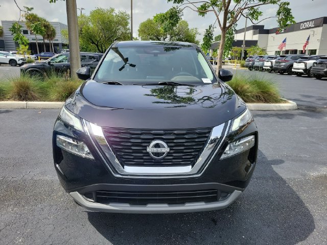Used 2023 Nissan Rogue SV FWD image 2