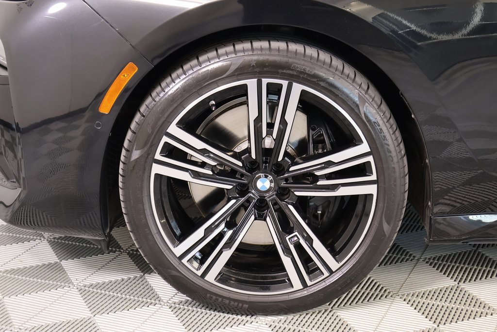 Used 2023 BMW 760i xDrive image 21