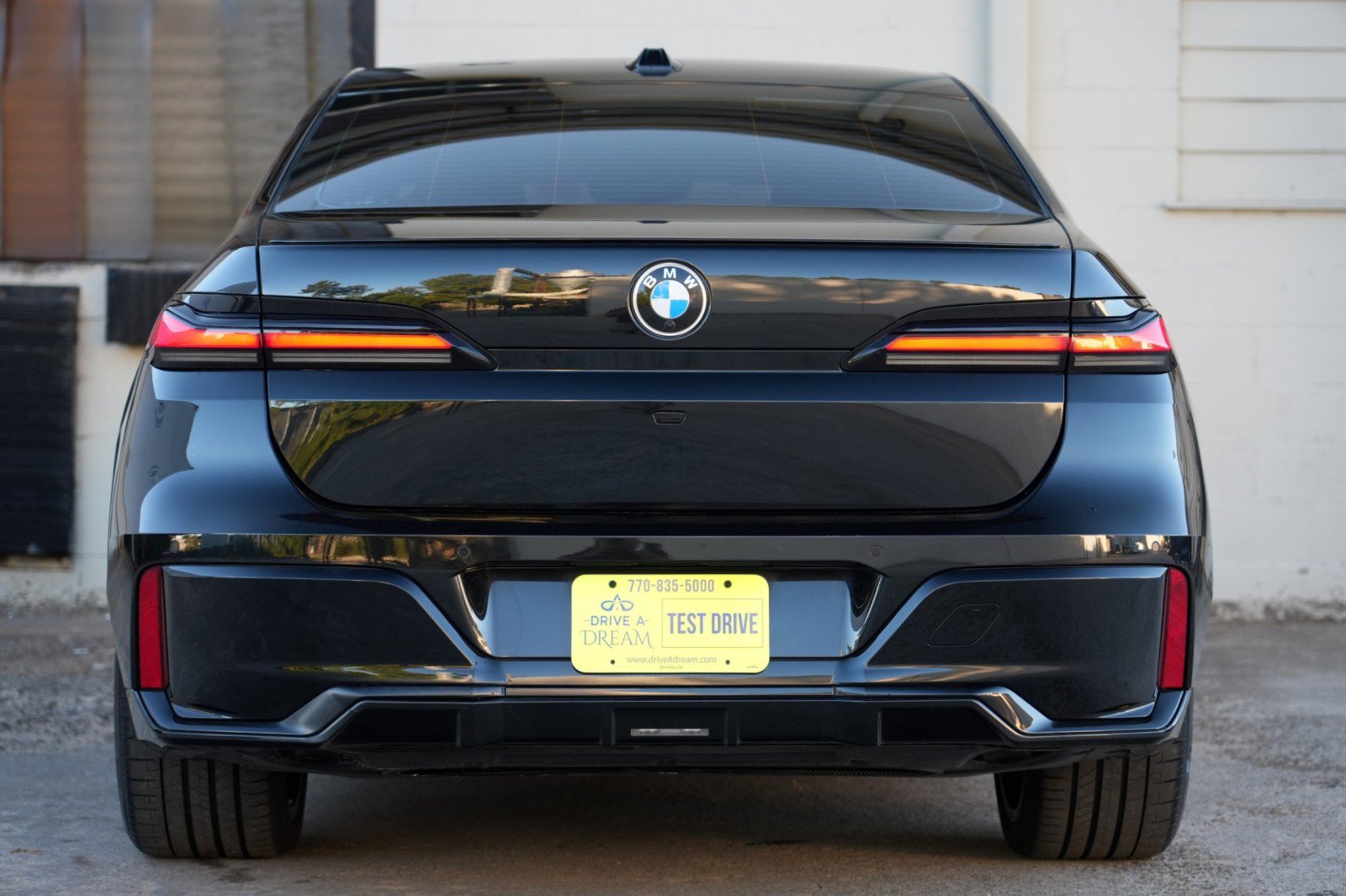 Used 2023 BMW 740i RWD image 11