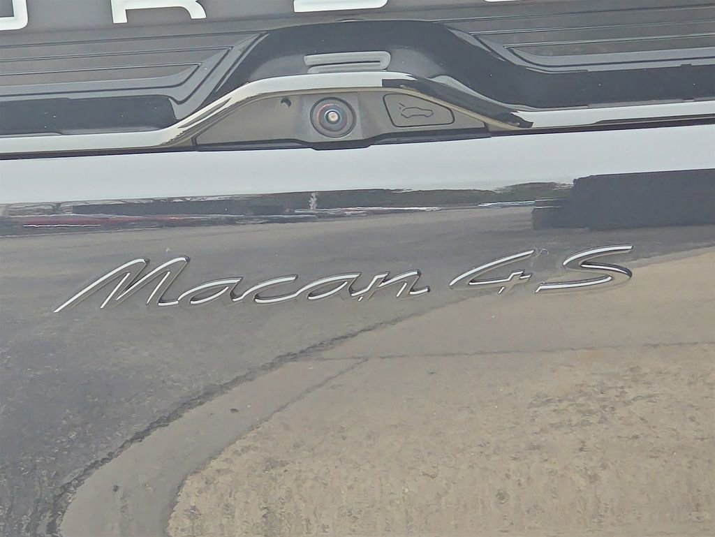 Certified 2025 Porsche Macan 4S Electric image 28