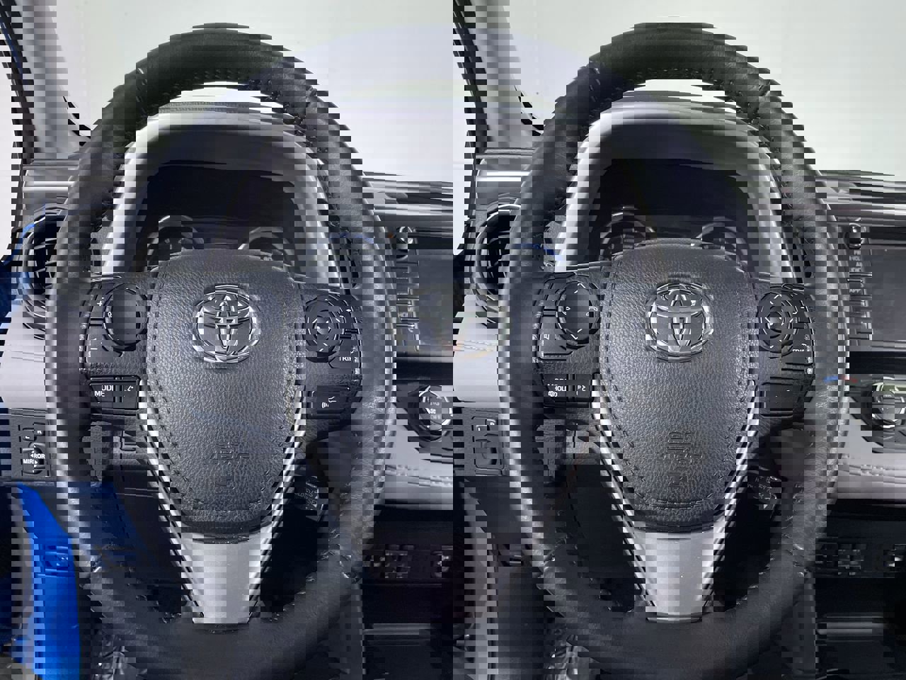 Used 2018 Toyota RAV4 Limited w/ All Weather Liner Package image 14