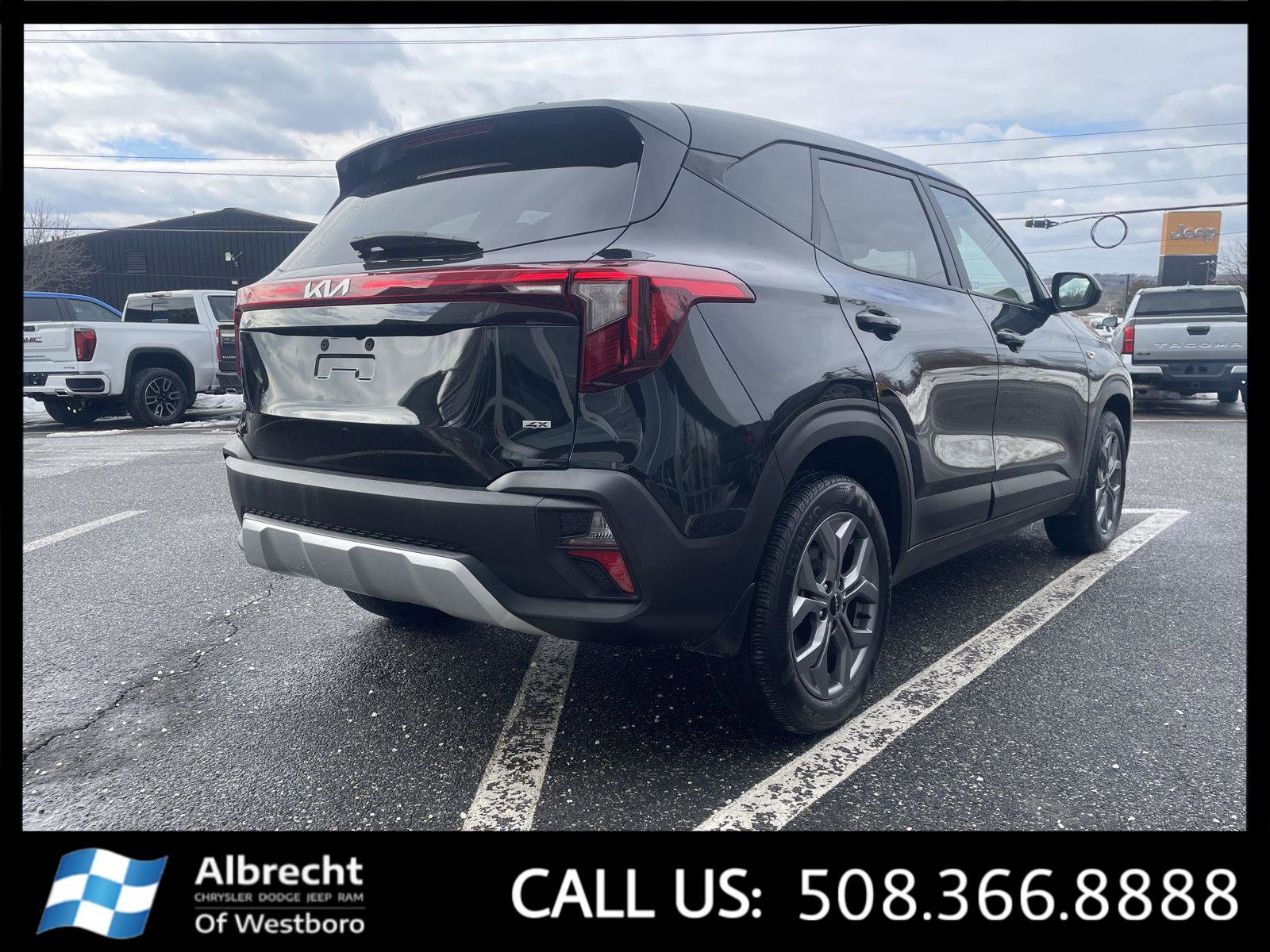 Used 2024 Kia Seltos LX image 5