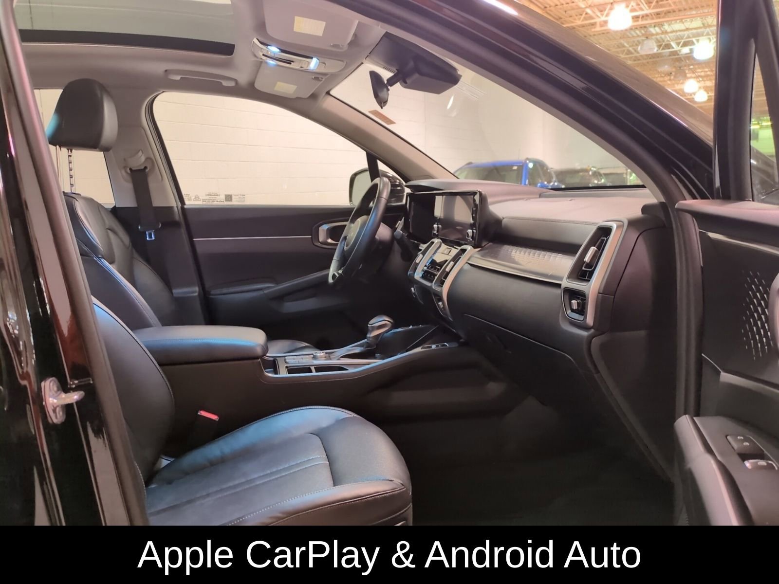 Used 2022 Kia Sorento S w/ Panoramic Sunroof Package image 10