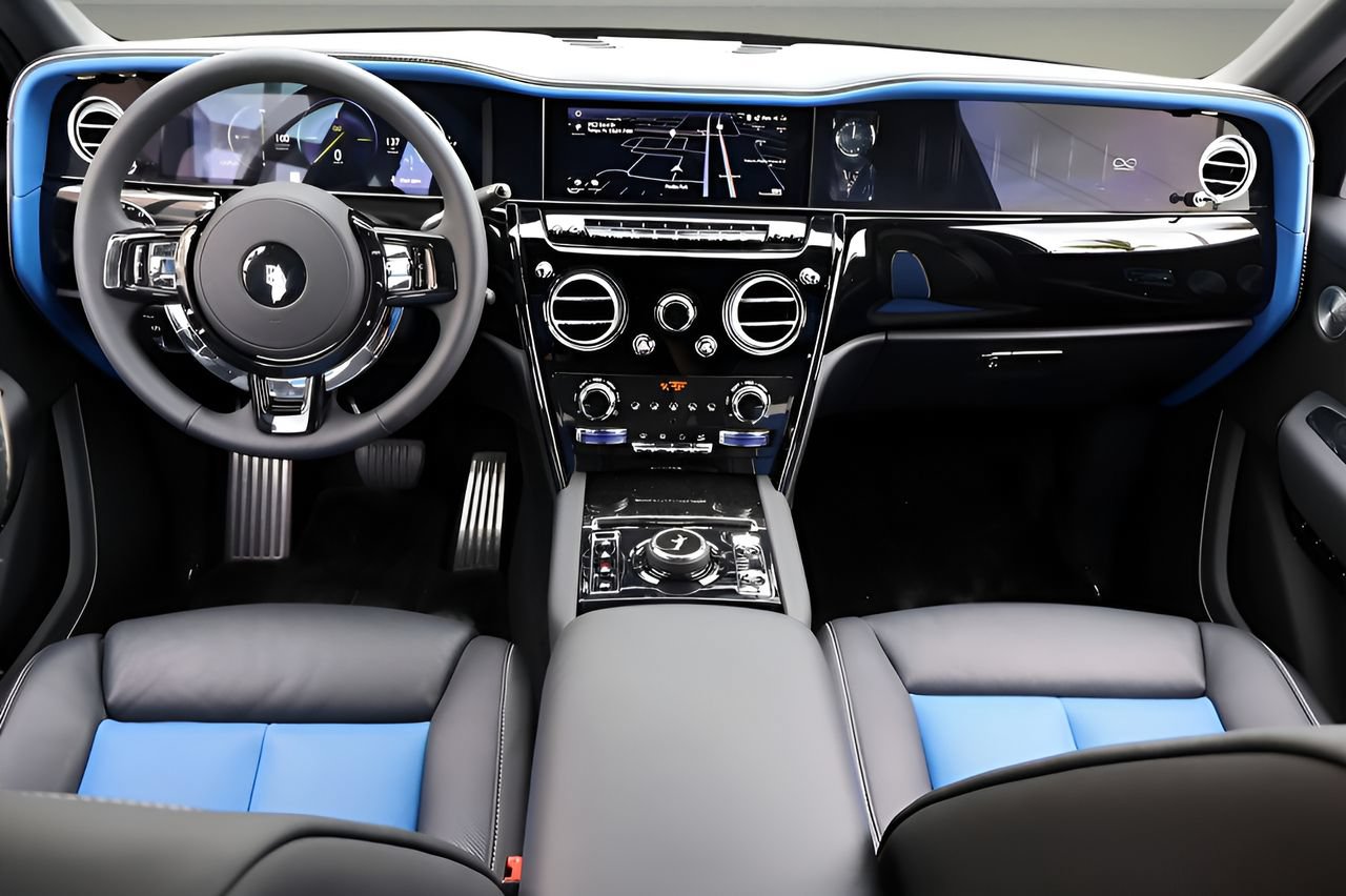 Certified 2026 Rolls-Royce Cullinan Black Badge AWD/4WD image 4