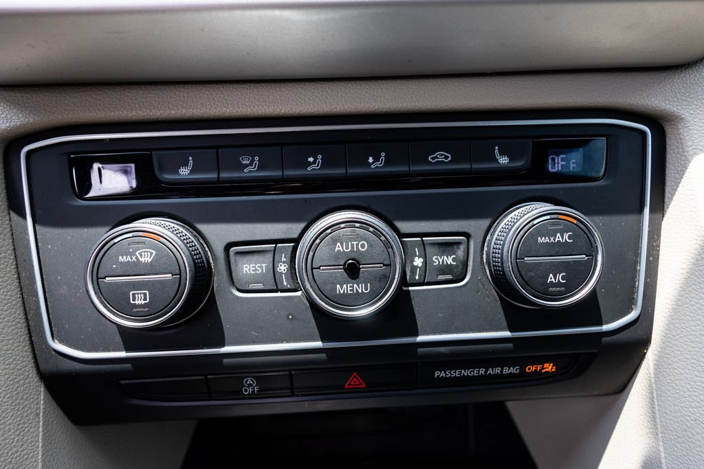 Used 2021 Volkswagen Atlas SE w/ Panoramic Sunroof Package FWD image 31
