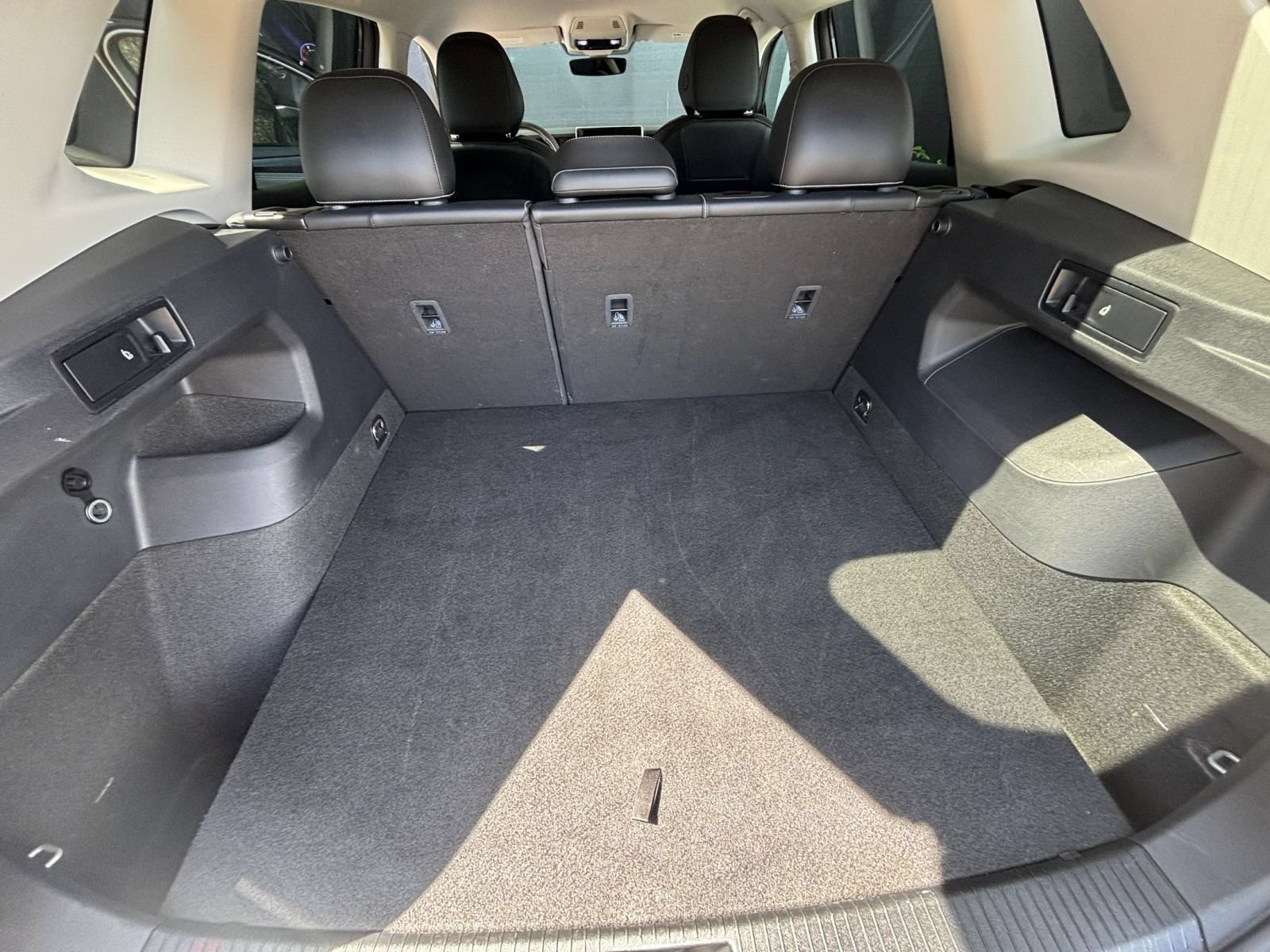 Used 2025 Chevrolet Equinox LT FWD image 32