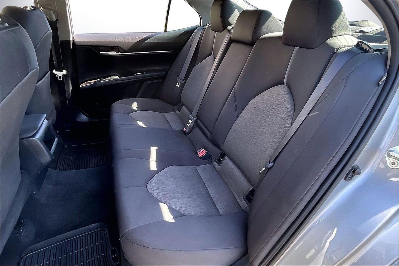 Used 2021 Toyota Camry LE image 21
