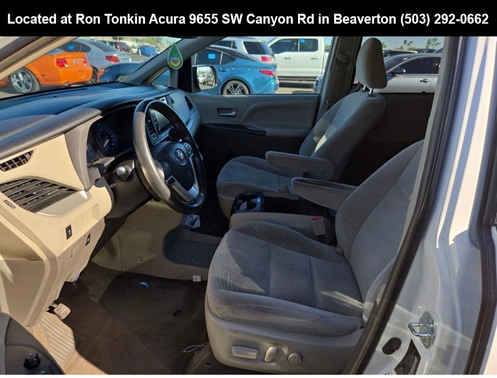 Used 2018 Toyota Sienna LE image 8