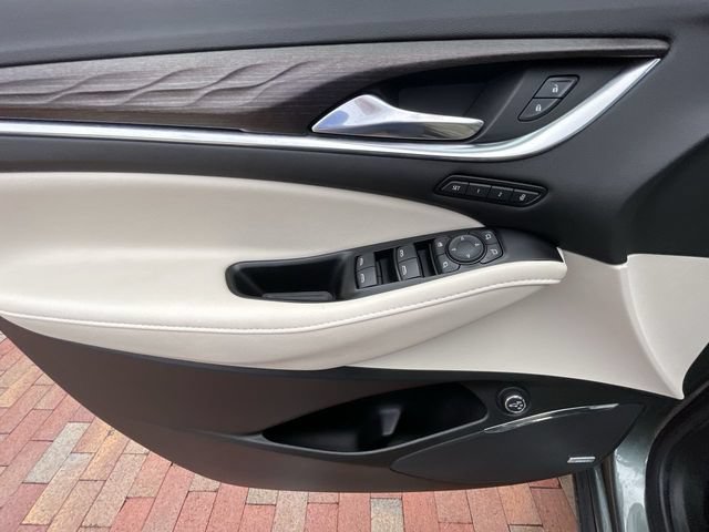 Used 2023 Buick Enclave Avenir FWD image 10