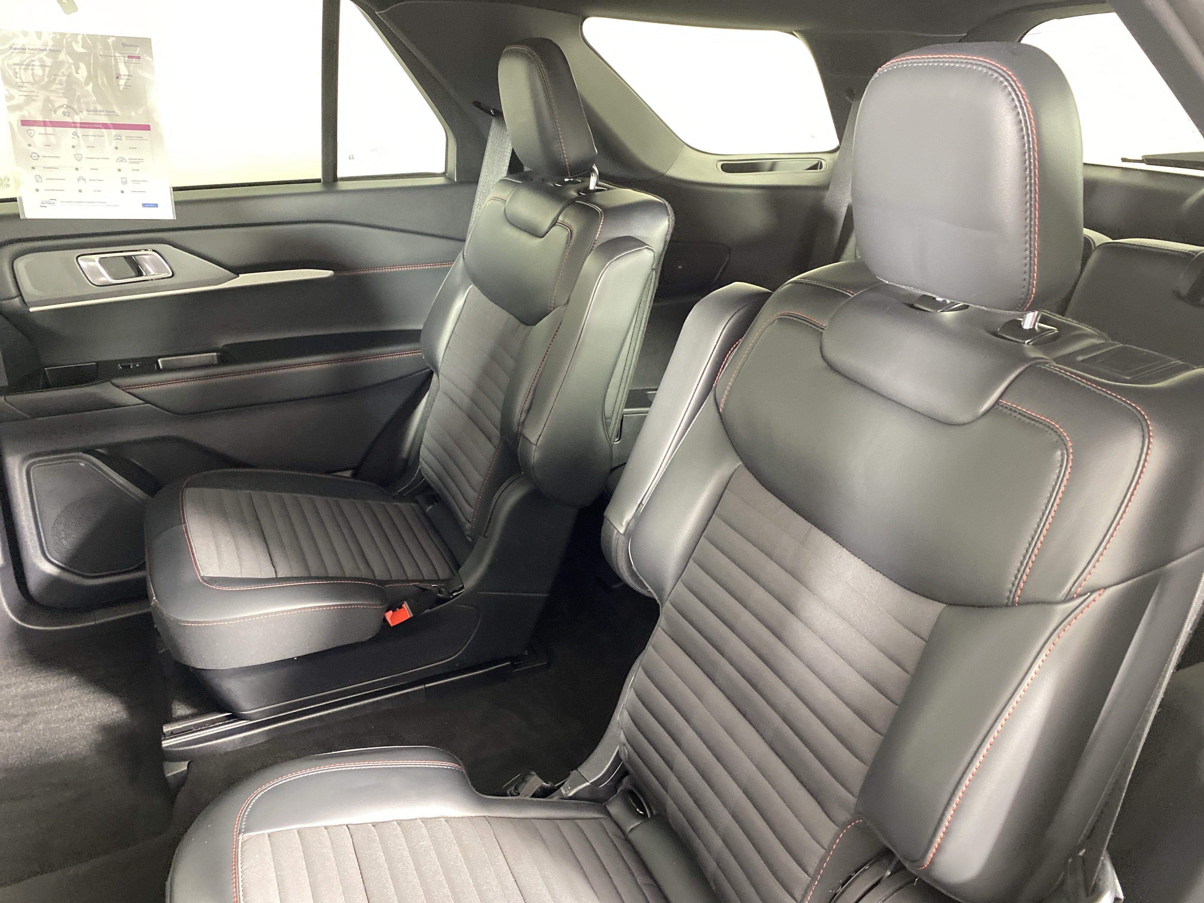 Used 2025 Ford Explorer ST-Line AWD/4WD image 32