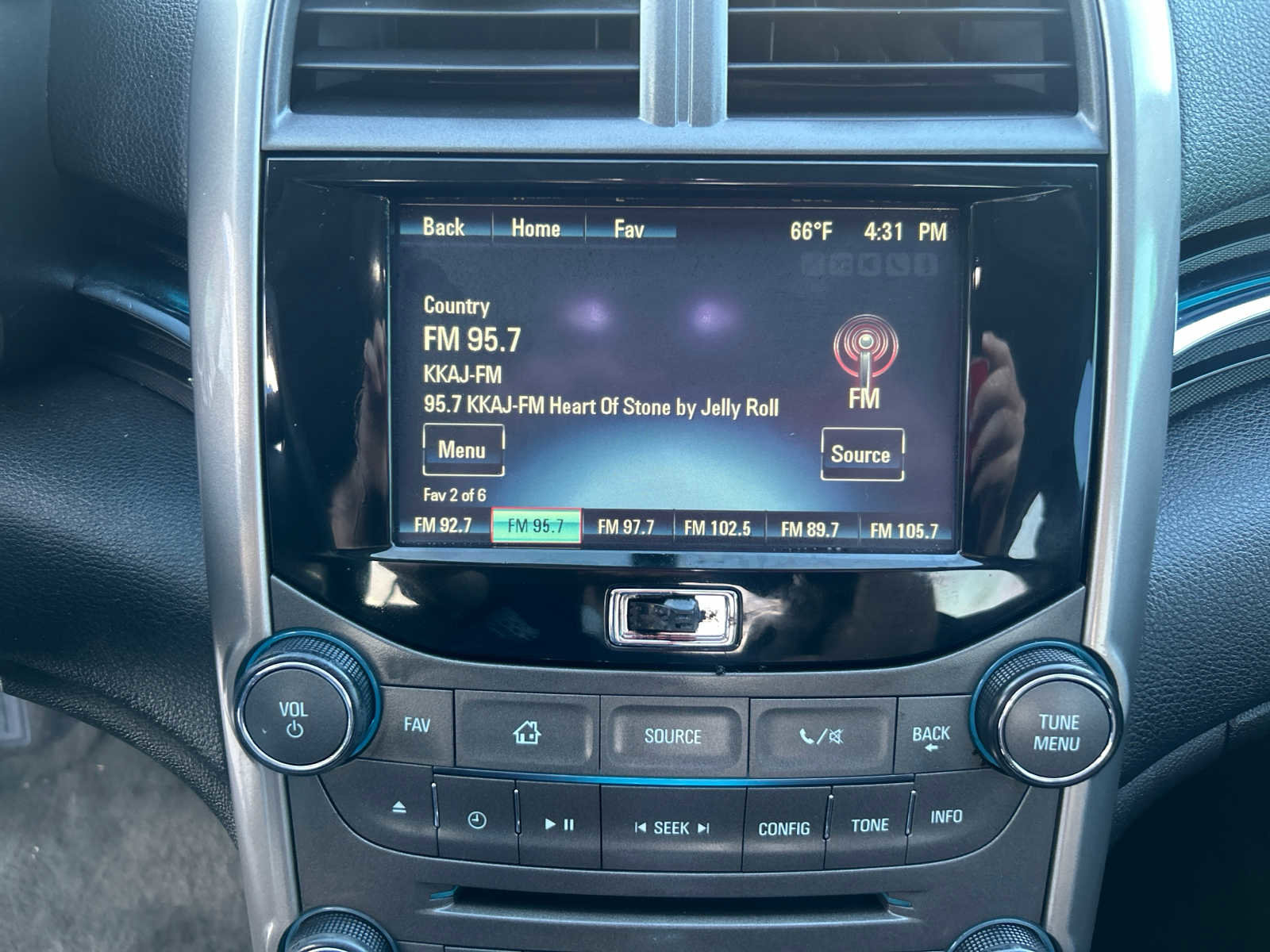 Used 2013 Chevrolet Malibu LT w/ Power Convenience Package image 18