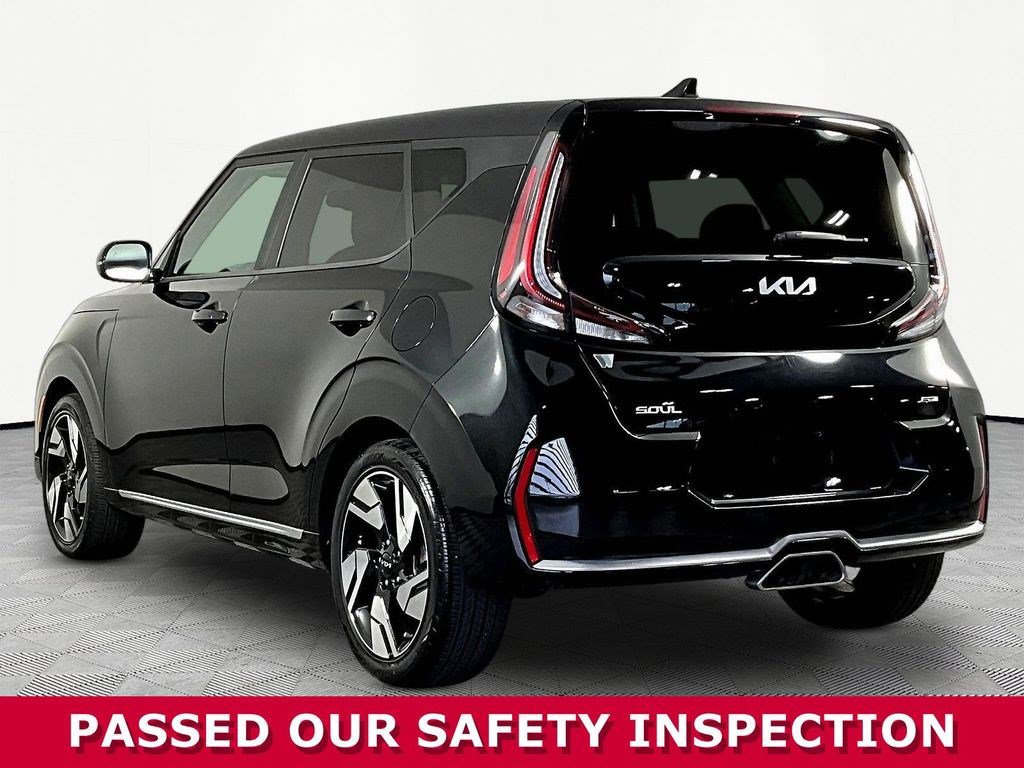 Used 2023 Kia Soul GT-Line w/ GT-Line Technology Package FWD image 4