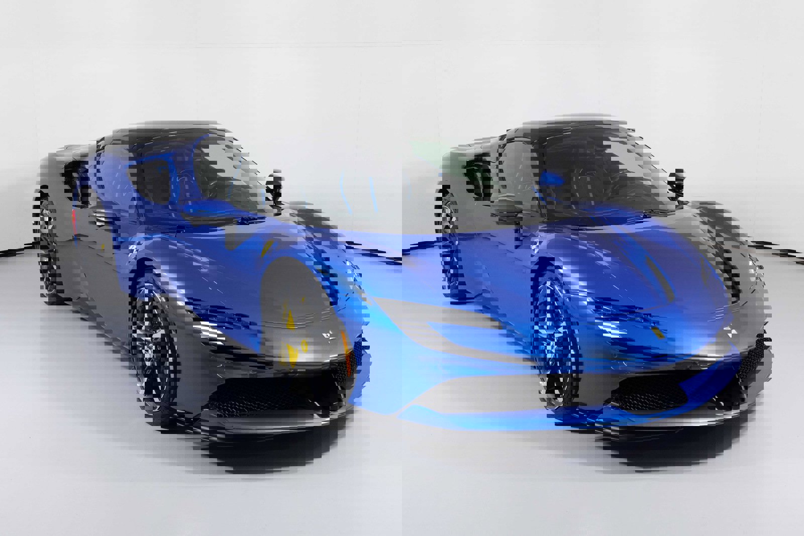 Used 2024 Ferrari SF90 Spider image 7