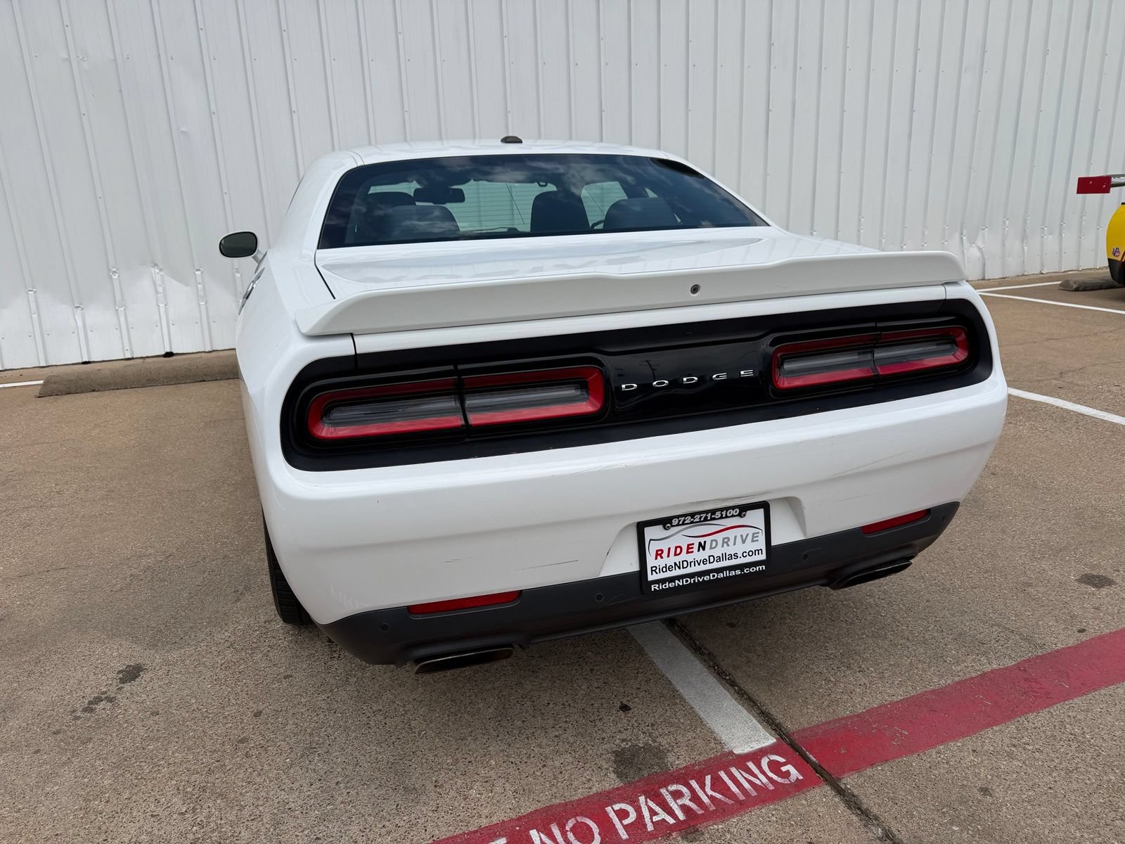 Used 2019 Dodge Challenger R/T RWD image 5