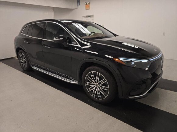 Used 2024 Mercedes-Benz EQS 450+ SUV image 4