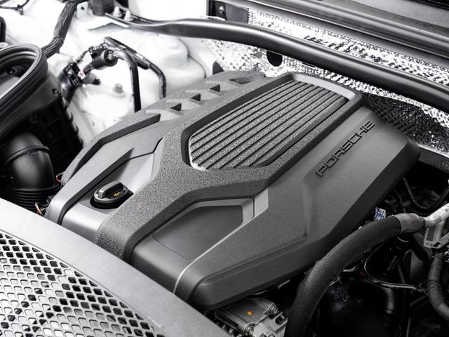 Certified 2026 Porsche Macan AWD/4WD image 29