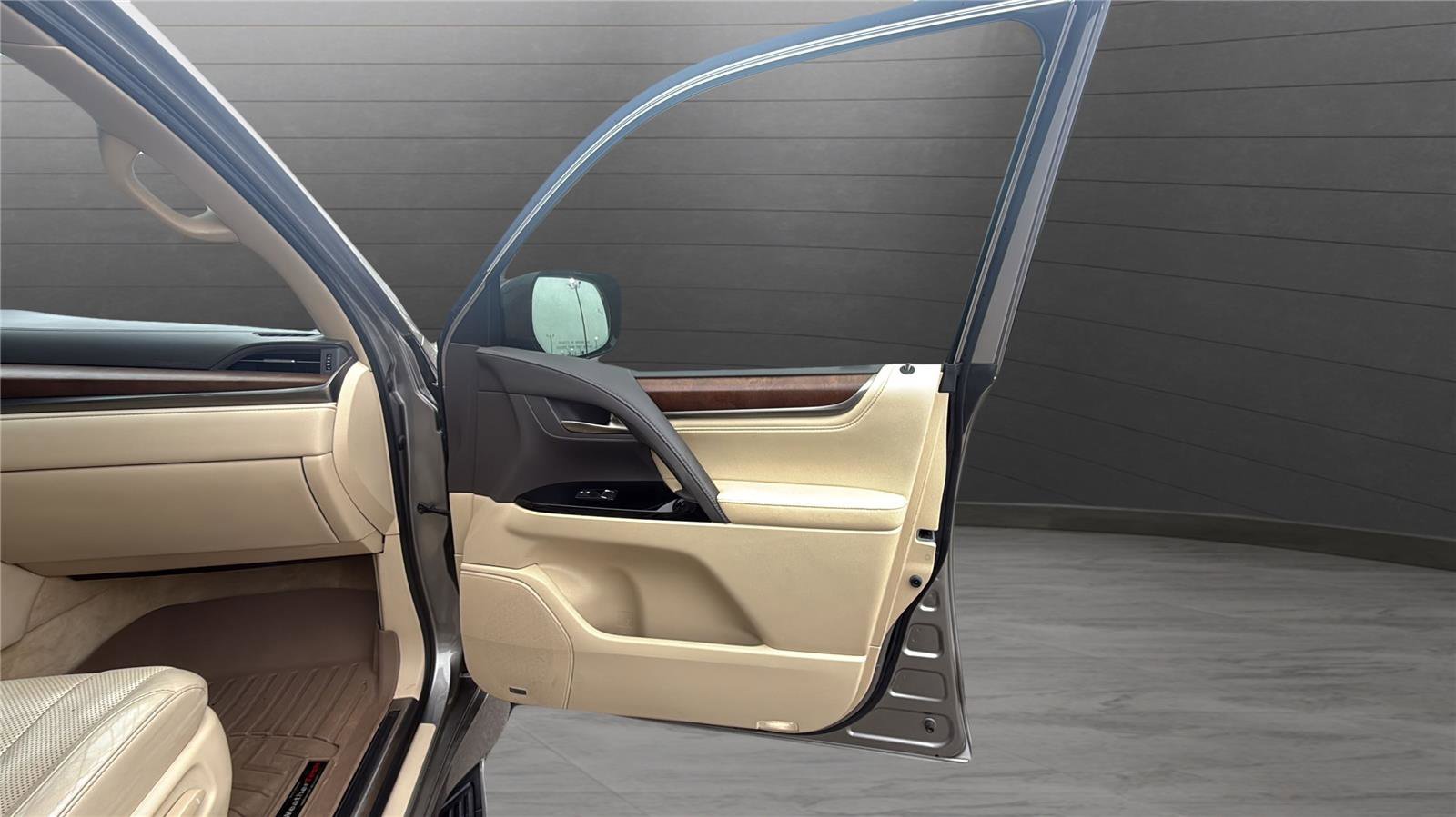 Used 2016 Lexus LX 570 4WD image 29