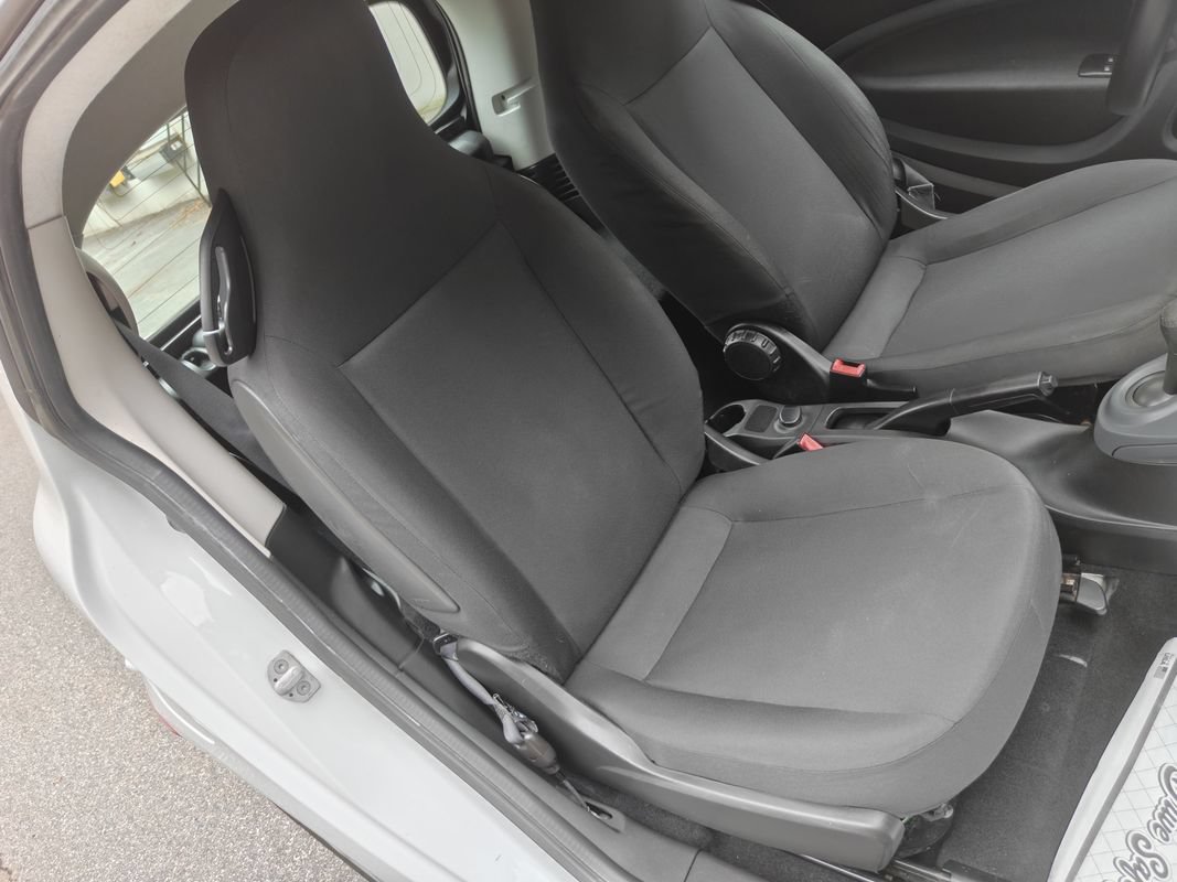 Used 2017 smart fortwo pure RWD image 10