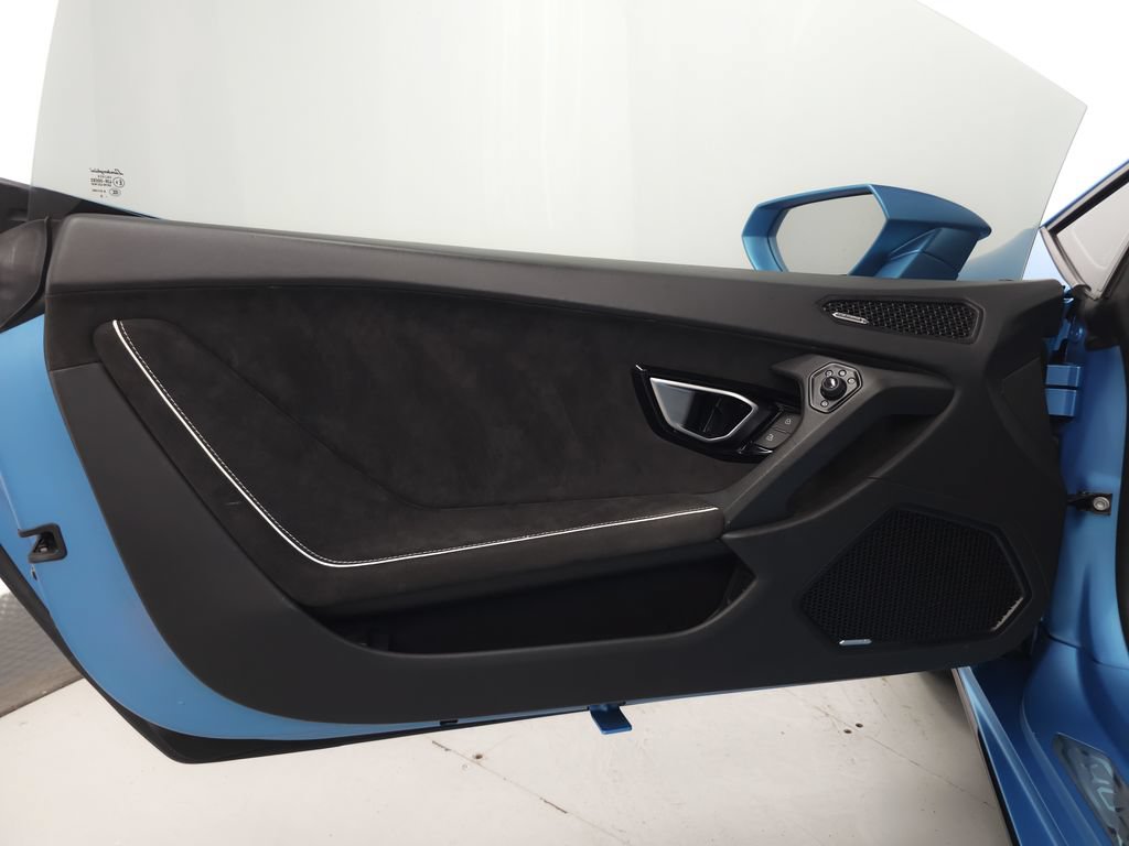 Used 2022 Lamborghini Huracan EVO RWD image 7