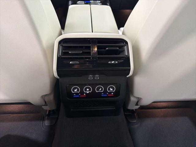 Used 2026 BMW 530i xDrive w/ Premium Package AWD/4WD image 24