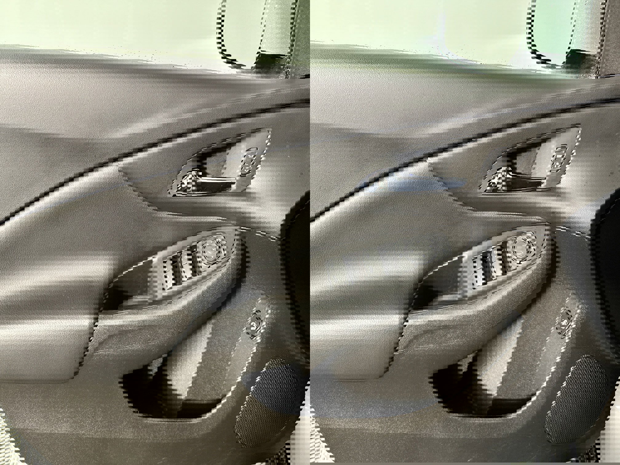 Used 2018 Chevrolet Volt LT image 16