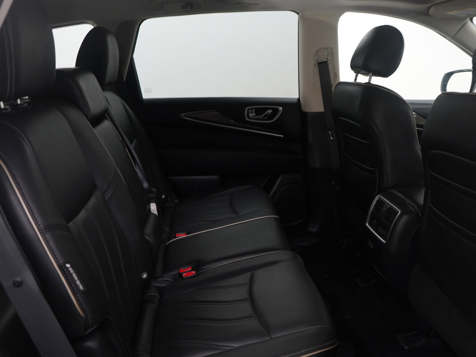 Used 2019 INFINITI QX60 Luxe w/ Essential Package image 13