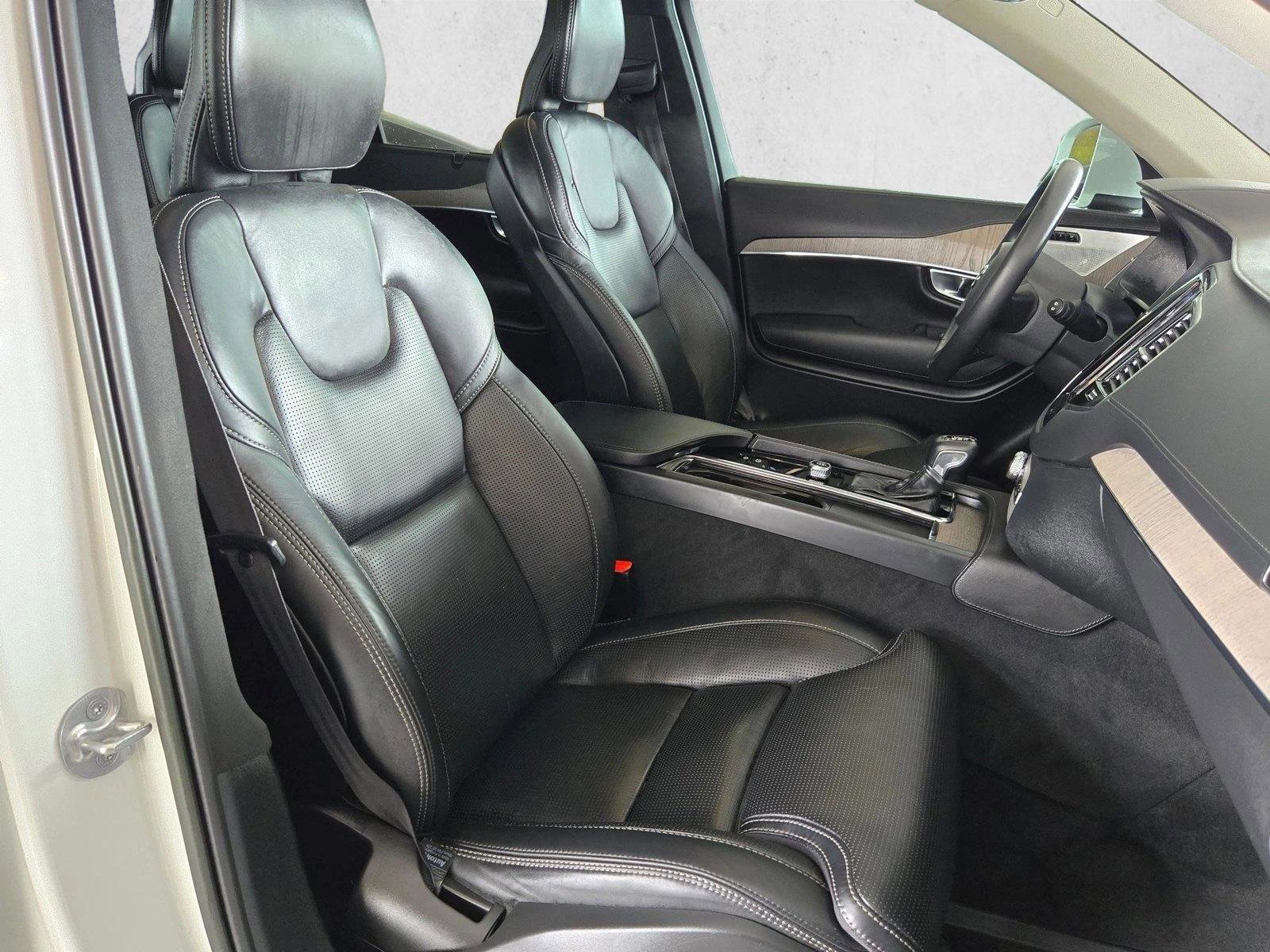 Used 2022 Volvo XC90 T6 Inscription w/ Lounge Package AWD/4WD image 22